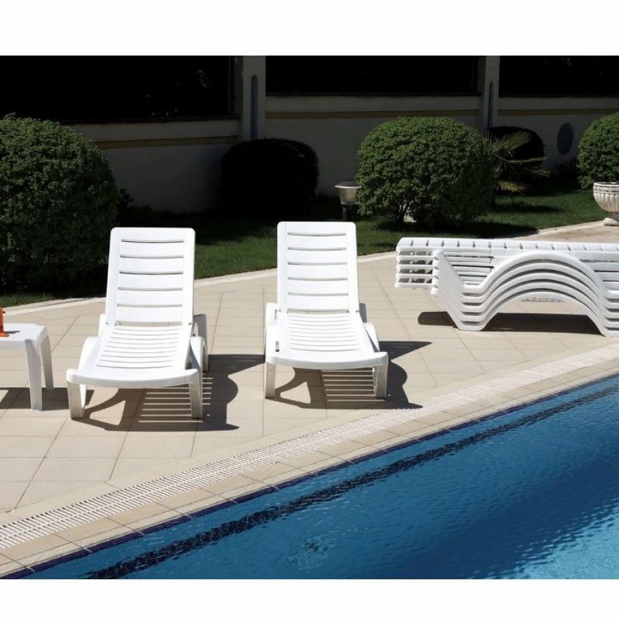 Outdoor Chairs * | Compamia Aqua Pool Chaise Lounge, White, Set Of 4